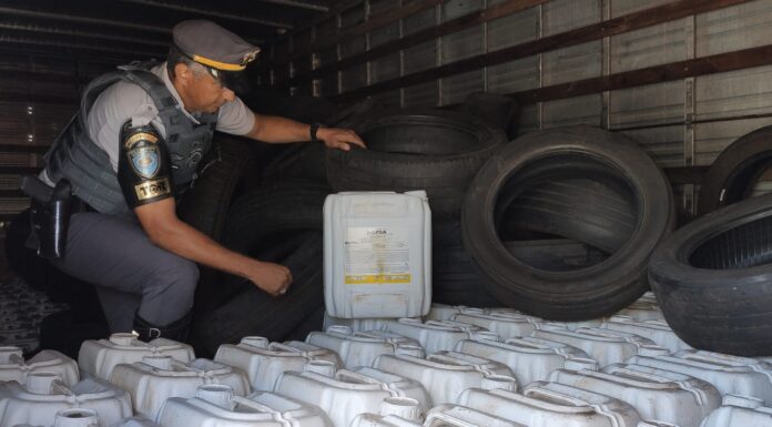 Polícia Rodoviária apreende 10 mil litros de defensivos agrícolas vindos do Paraguai