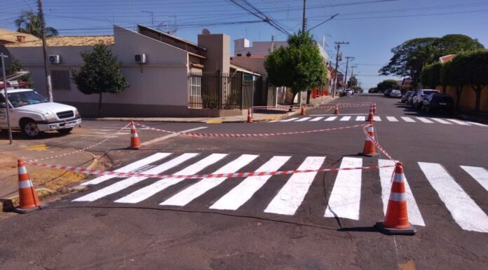 Trânsito reforça a sinalização de solo no entorno das escolas de Junqueirópolis