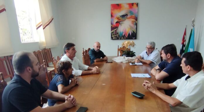 Iniciativa da Prefeitura em construir novo velório municipal é discutida com empresas funerárias