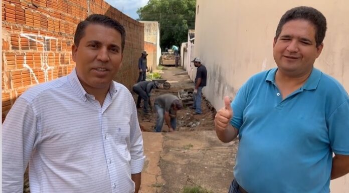 Viela no Palmeiras recebe manutenção da Prefeitura