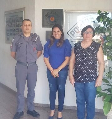 Responsáveis pela Secretaria de Educação de Dracena visitam PM estreitar parceria
