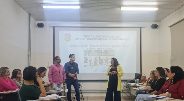 Policiais civis ministram palestra na Diretoria de Ensino de Adamantina