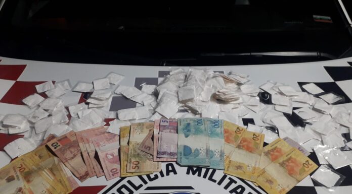 PM de Osvaldo Cruz prende homem em flagrante com mais de 250 sachês de cocaína