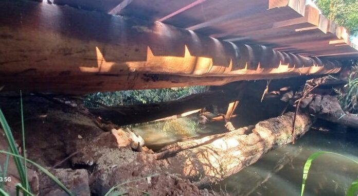 Prefeitura de Ouro Verde recupera ponte e estrada danificadas pelas chuvas