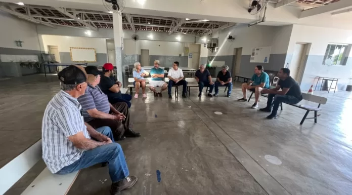 Prefeito participa de reunião com moradores de Jamaica