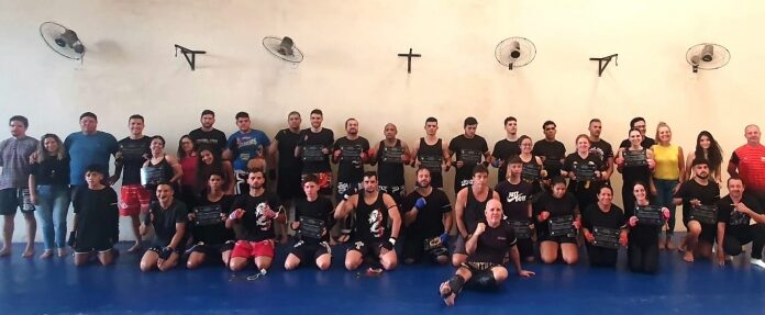 Federação de Muay Thai tradicional realiza graduação de 28 atletas em Dracena