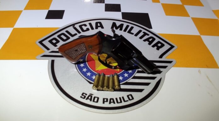 Polícia Rodoviária apreende 500 quilos de cocaína, arma e munições na SP-270 em Presidente Bernardes