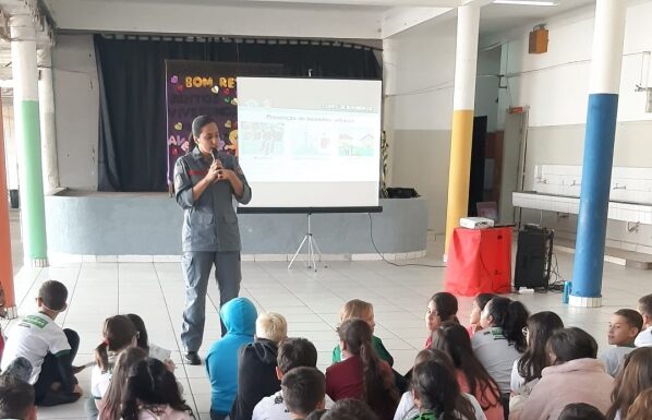 “Queimadas urbanas” são assuntos de palestra para alunos de EMEFI