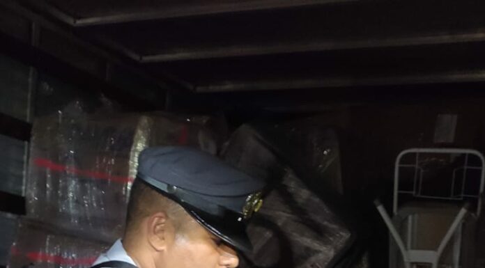 Mais de 1 tonelada de maconha é apreendida em caminhão na SP-270 em Presidente Venceslau