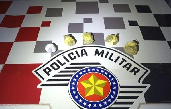 Polícia Militar prende homem em flagrante por tráfico de drogas em Osvaldo Cruz