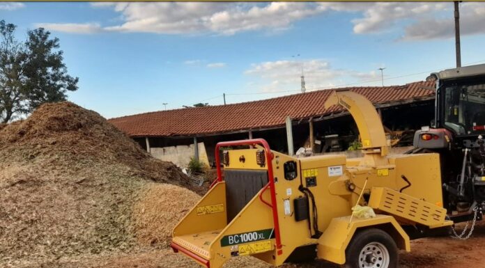 Triturador de galhos auxilia na limpeza pública de Panorama