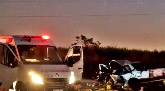 Motorista fica preso nas ferragens em mais um grave acidente na SP-294