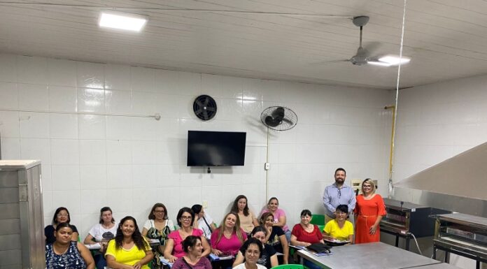 Participantes do curso de bolos e tortas doces utilizam Espaço Cozinhalimento