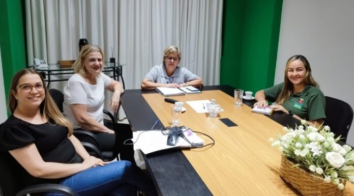 Turismo firma parceria com Sebrae para capacitação de empreendedores locais