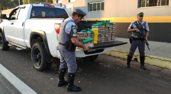 Polícia Rodoviária apreende quase 270 quilos de cocaína e prende quatro bolivianos por tráfico na SP-270 em Presidente Prudente