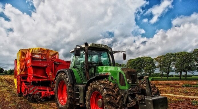 Curso de Operação e Manutenção de Tratores Agrícolas está com vagas abertas