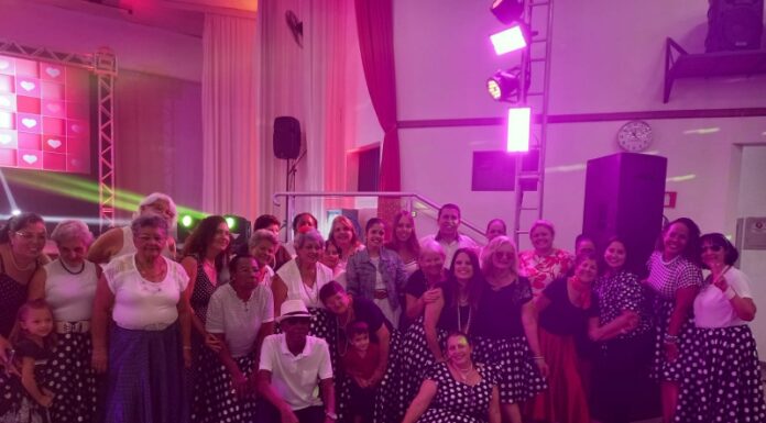 CCI realiza festa de confraternização com tema “Embalo dos anos 60”