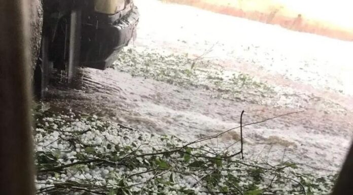 Tempestade atinge parte da região e provoca diversos estragos
