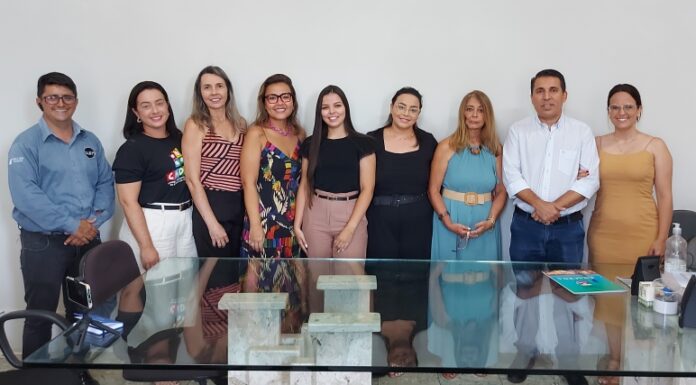 Novos membros do Conselho Tutelar assinam termo de posse