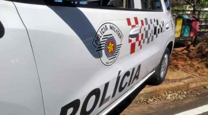 Por sacola de biscoitos e bolachas, homem tenta matar outro e acaba preso