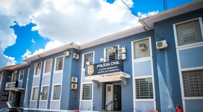 Homem é preso depois de dar soco no nariz do pai de 77 anos em Presidente Prudente