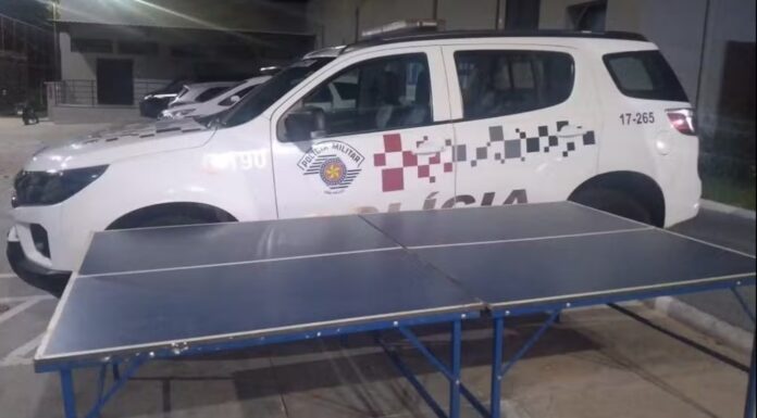 Grupo de amigos é preso por pular muro de escola e furtar mesa de ping pong de uma sala, em Dracena