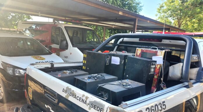 POLÍCIA CIVIL REALIZA AÇÃO PARA INUTILIZAR MÁQUINAS CAÇA-NÍQUEIS APREENDIDAS EM DRACENA