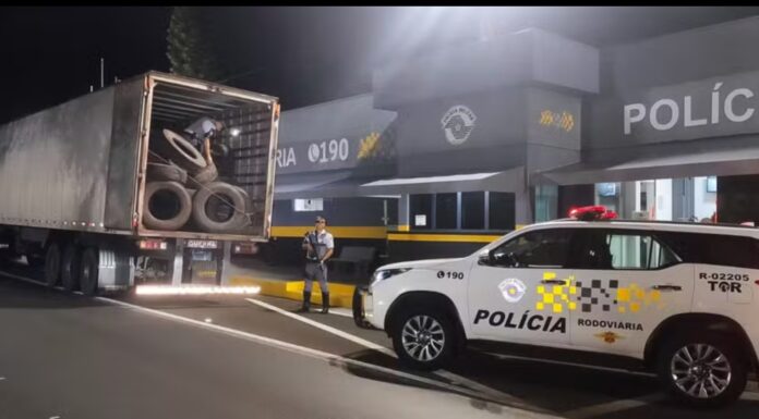 Polícia Rodoviária apreende 270 pneus contrabandeados na Rodovia Raposo Tavares, em Presidente Prudente