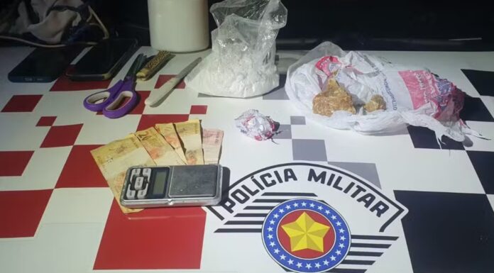 Depois de ser flagrado dirigindo um fusca na contramão, jovem é preso com quase meio quilo de drogas na Vila Reno, em Lucélia