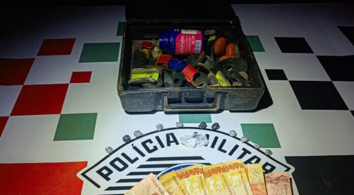 Homem é preso após cão farejador localizar petrechos utilizados em rinha de galo e crack em chiqueiro dentro da casa, em Lucélia