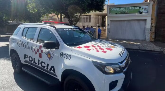 Jovem é presa depois de esfaquear escriturária, ameaçar de morte conselheira tutelar e danificar patrimônio público, em Dracena
