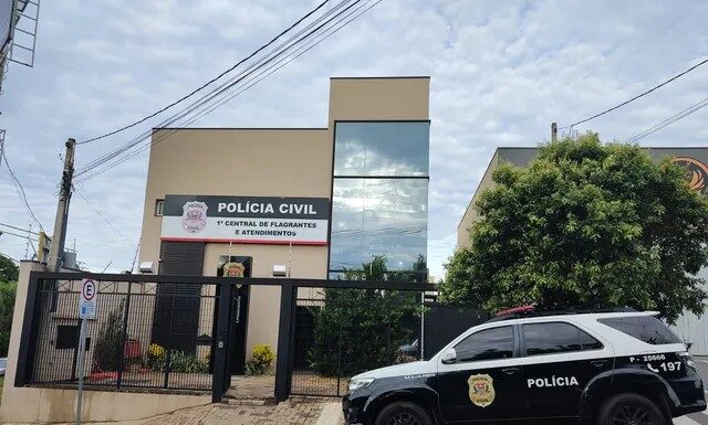 Homem é salvo por celular no bolso da camisa ao ser atingido por tiro no peito durante assalto no interior de SP
