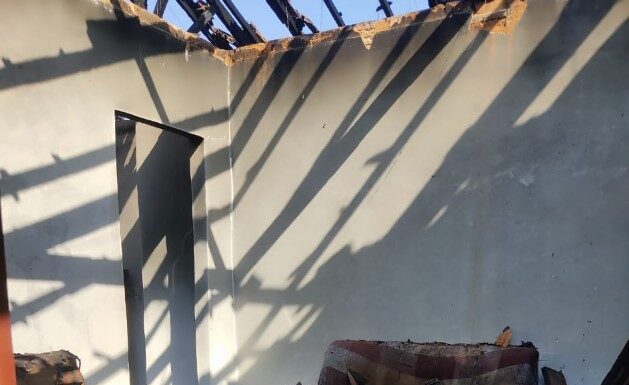 POLÍCIA MILITAR PRENDE MULHER APÓS INCÊNDIO A RESIDÊNCIA EM JUNQUEIRÓPOLIS