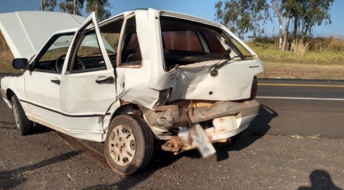 Colisão entre dois veículos na SP-294 deixa uma pessoa ferida