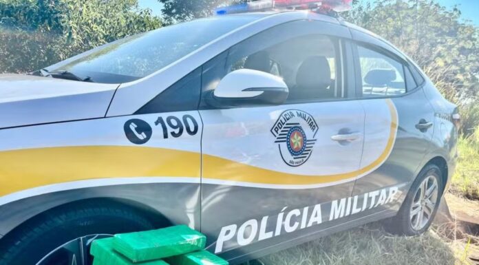 Rapaz tenta escapar de moto e a pé de abordagem policial, mas acaba preso com mais de 7kg de drogas em Presidente Bernardes
