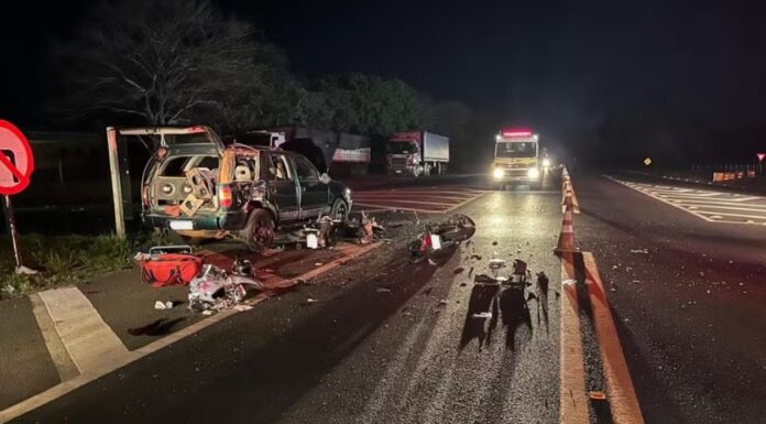 Homem morre após acidente de trânsito envolvendo duas motocicletas e uma caminhonete em Pirapozinho