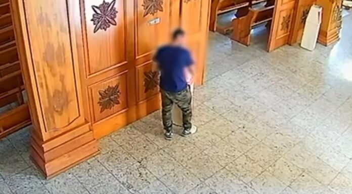 Homem usa arame para ‘pescar’ dinheiro de urna em igreja católica e acaba preso em Álvares Machado