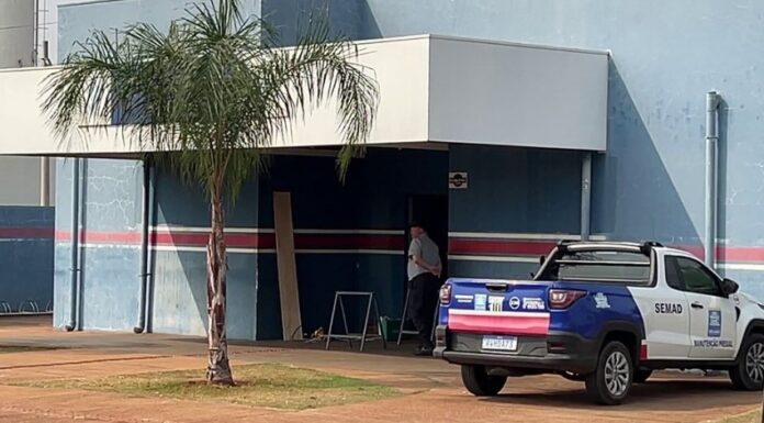 Homem armado invade unidade de saúde, ameaça funcionárias e morre em confronto com a PM em Três Lagoas (MS)