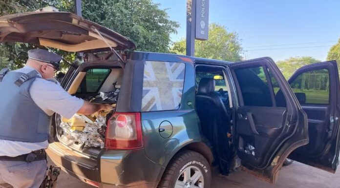 Ao desobedecer sinal de parada, motorista é preso com mais de 500kg de entorpecentes em Rosana