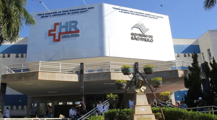 Idoso de 71 anos ateia fogo em mato, desmaia após inalar fumaça e fica com 35% do corpo queimado em Pirapozinho