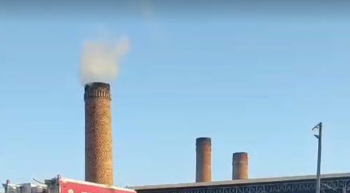 Idoso cai dentro de máquina misturadora de argila e morre dilacerado em fábrica de produtos cerâmicos, em Panorama