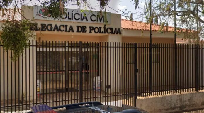 Casal é preso suspeito de esconder cadáver no quintal da própria casa em Ipaussu