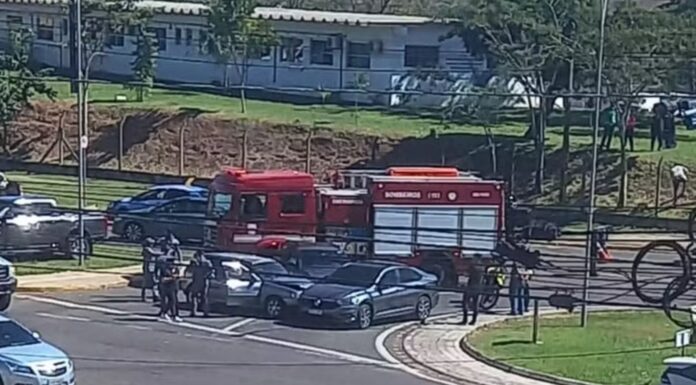 Motorista perde controle da direção de carro após crise de hipoglicemia e colide em outro veículo na Rotatória do Cristo