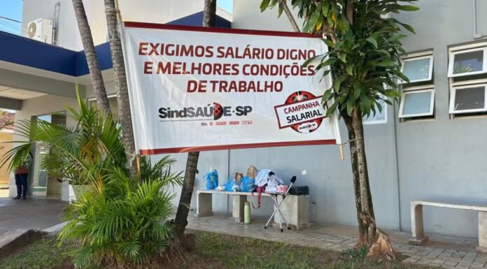 Funcionários da saúde estadual fazem protesto por melhorias salariais e trabalhistas em Presidente Prudente