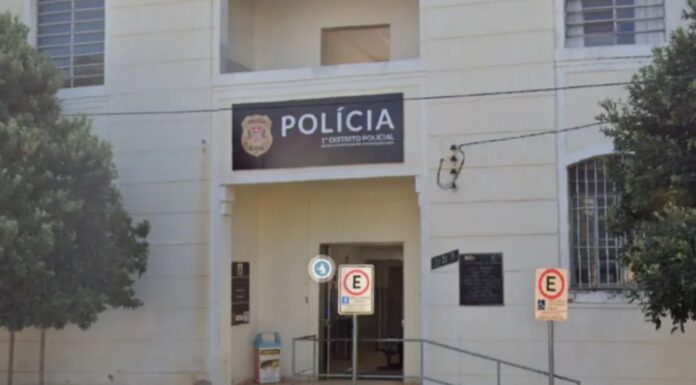Mulher é encontrada morta com cabo de celular enrolado no braço e sinais de violência