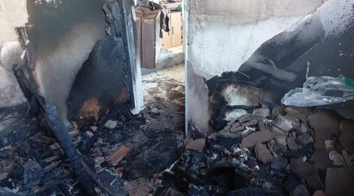 Pai do menino de 3 anos que morreu carbonizado em incêndio se feriu ao tentar socorrer criança após vidro do quarto estourar
