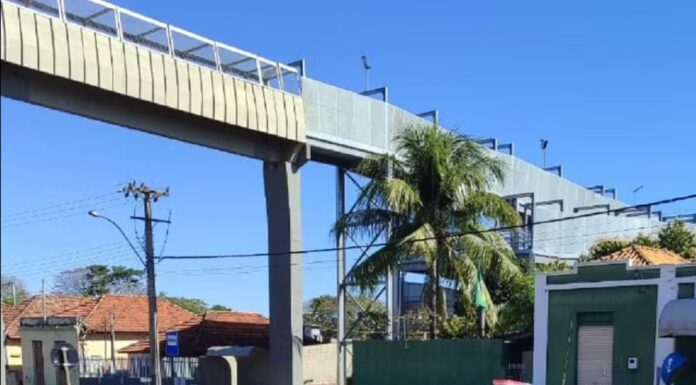 Ao ser rendido por suspeitos armados, trio é vítima de roubo em caminhão na Rodovia Raposo Tavares, em Regente Feijó