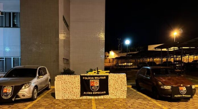 Polícia apreende maços de cigarro e prende dupla suspeita de tráfico internacional de drogas e contrabando