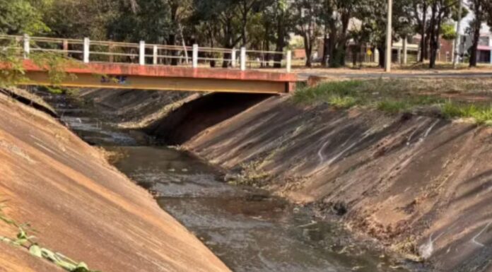 Mulher desaparece após ser levada por enxurrada em córrego no interior de SP