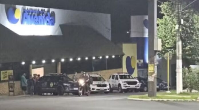 Bandidos armados fazem 20 reféns em assalto a supermercado no interior de SP